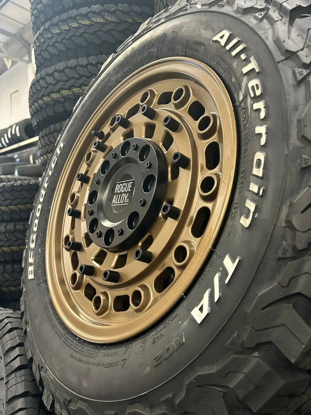 Rogue CC1 17 pulgadas Bronce satinado 6x130