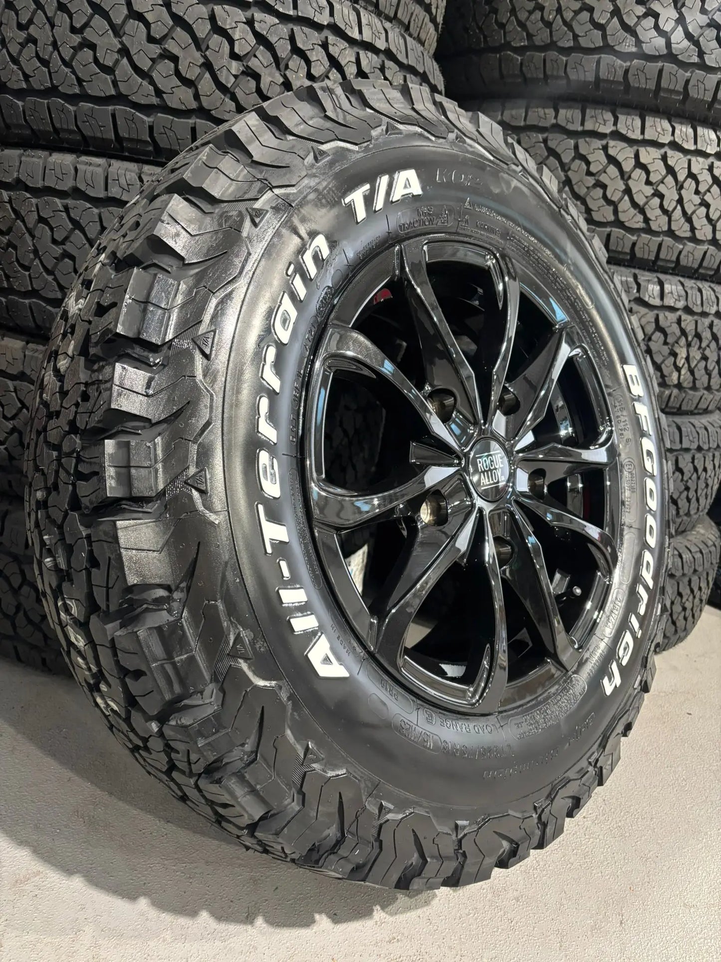 Rogue Roamer 16 inch Gloss Black 5x130