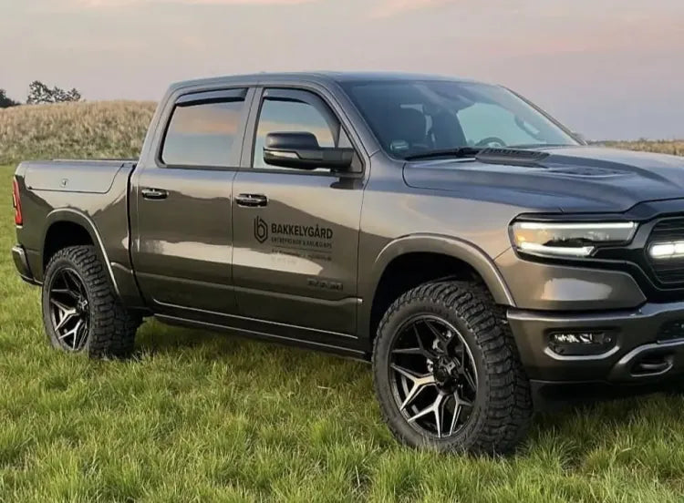 Dirt-AT D44 22 inch Flatblack 9.5J ET15 6x135