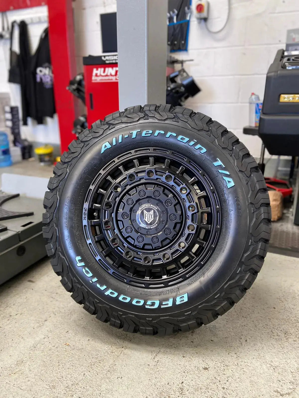 Complete Wheel Set — Fox ADV 16 inch Satin Black 5x120 (Crafter II / MAN TGE)