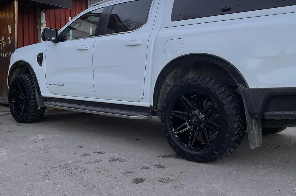 Dirt-AT D88 20 inch Gloss Black 6x135