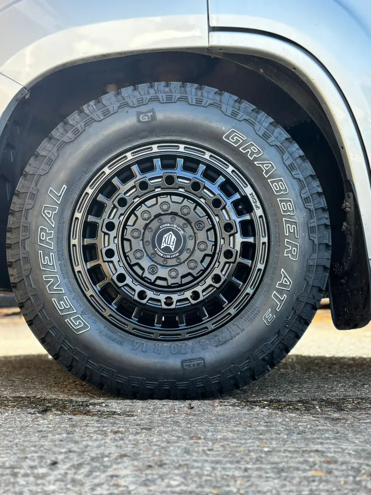 Fox ADV 17 inch Satin Black 5x160