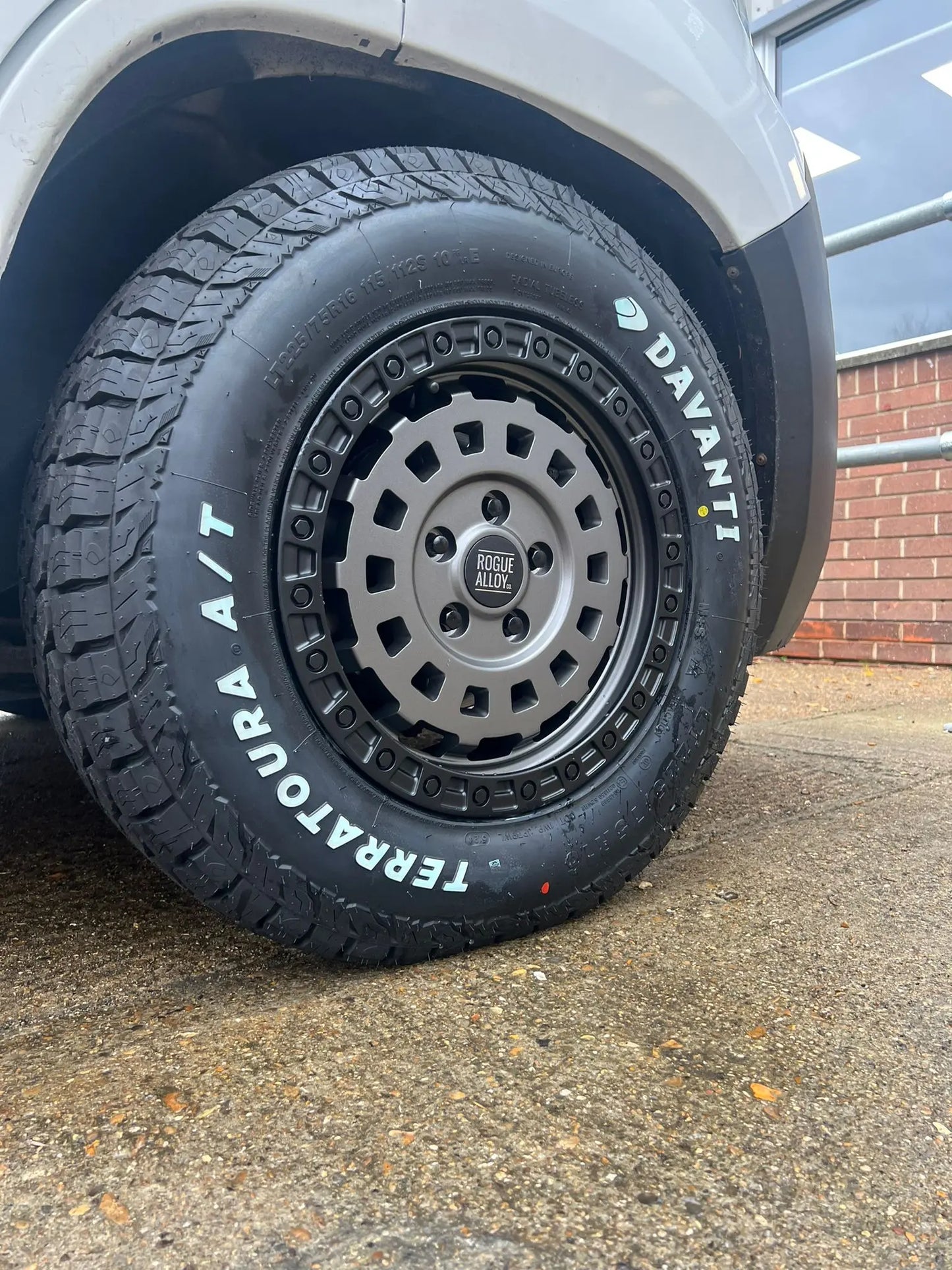 Rogue CC3 Gris Satinado 16 pulgadas 5x112