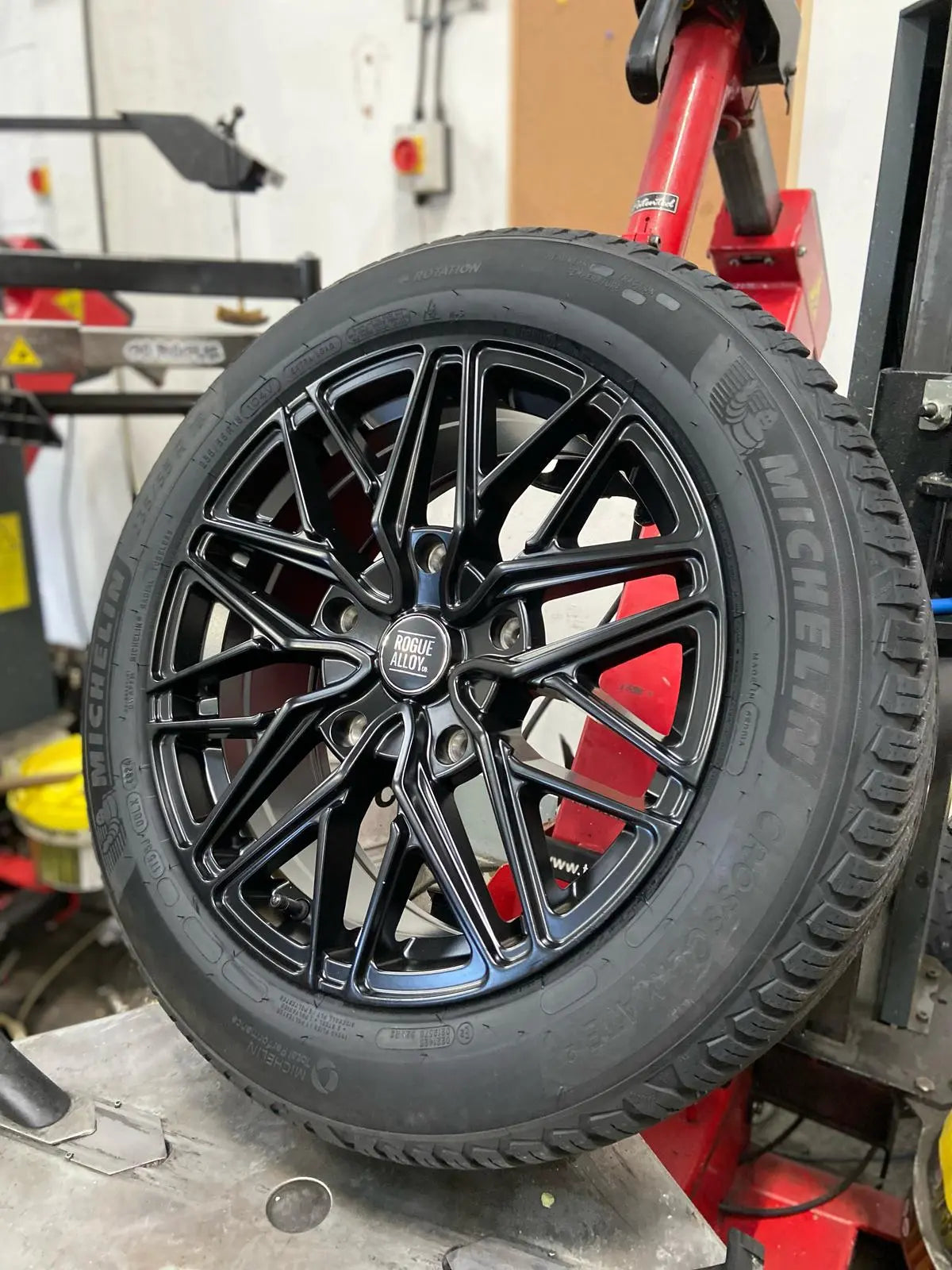Rogue FH1 18 inch Satin Black 5x160