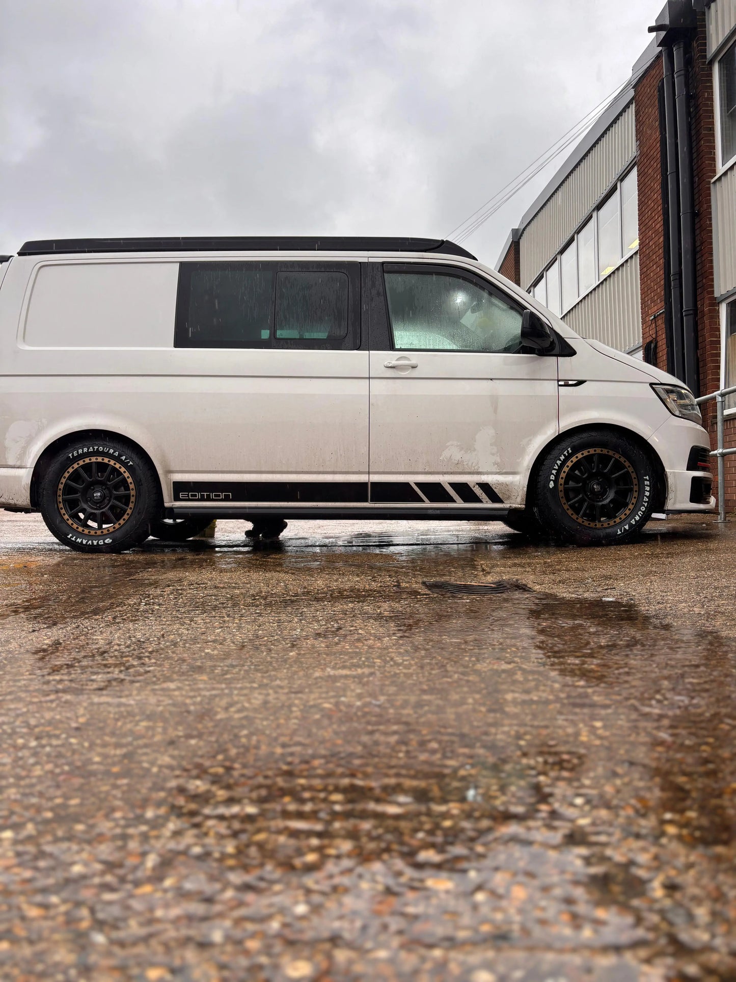 Rogue George 16 inch Satin Black Bronze Lip 5x130