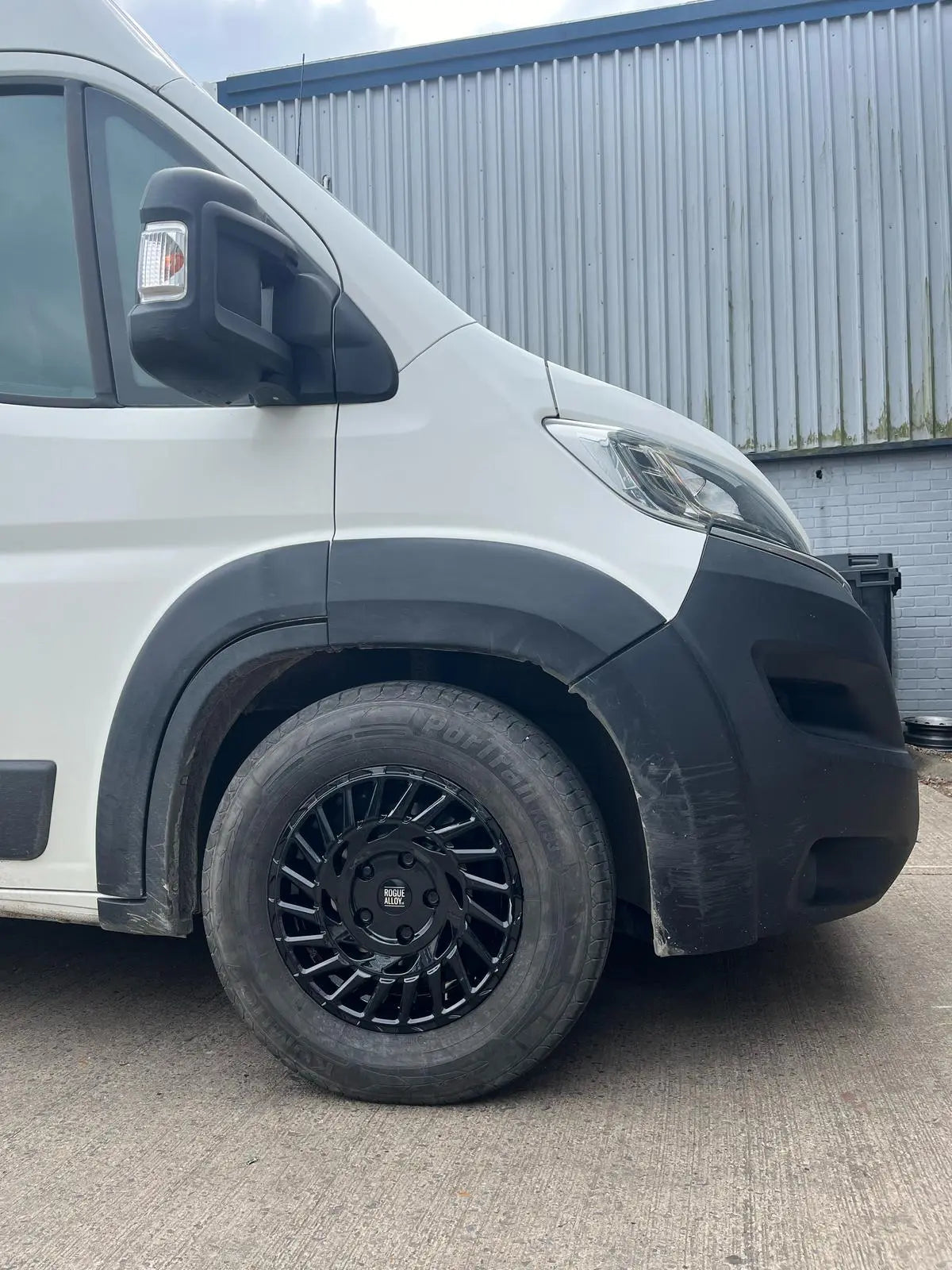 Rogue LC1 16 inch Gloss Black 5x130 — wheel for Ducato, Boxer, Jumper, Movano Maxi 5x130, Renault Master, Opel Movano | Loodys
