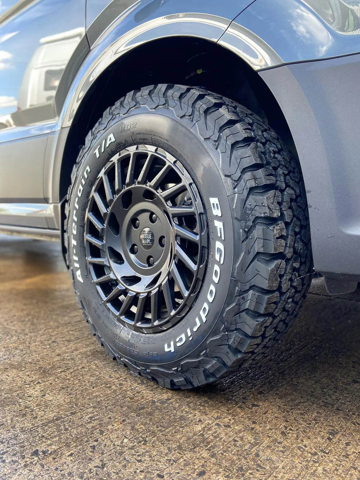 Rogue LC1 17 inch satijnzwart 5x120