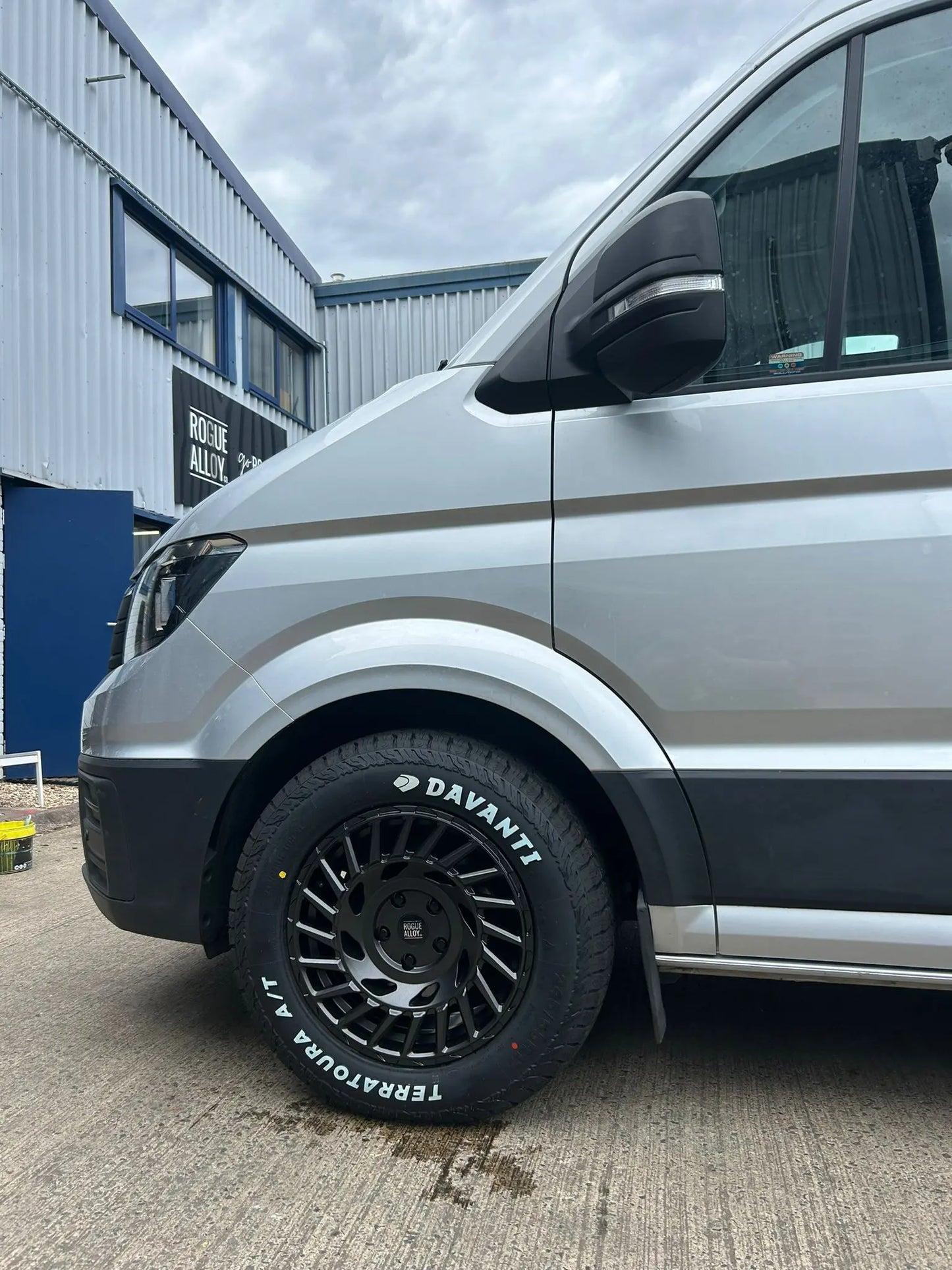 Rogue LC1 17 inch satijnzwart 5x120