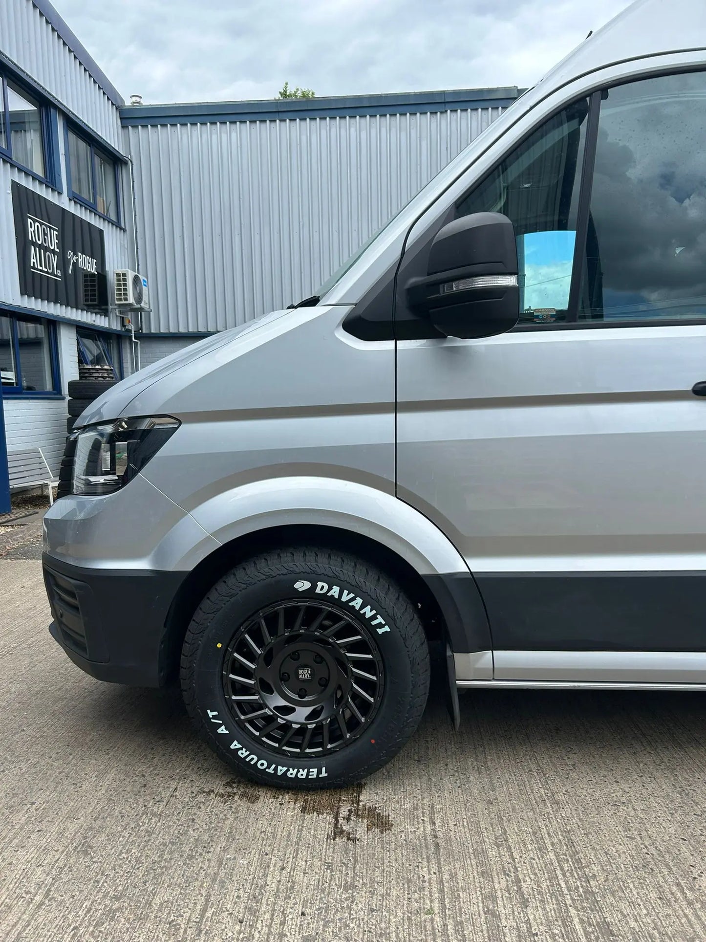 Rogue LC1 17 inch satijnzwart 5x120