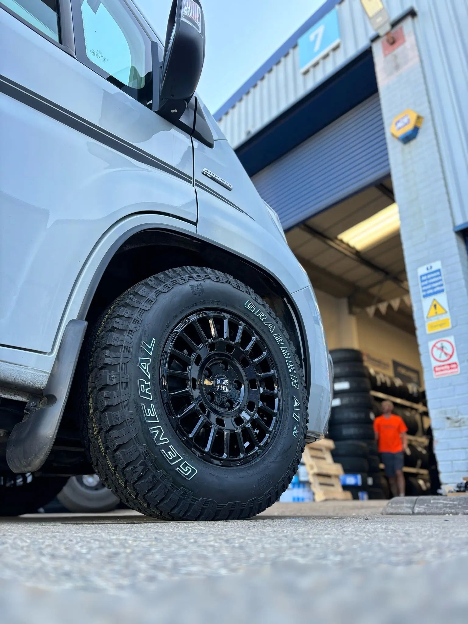 Complete Wheel Set — Rogue LCX 16 inch Gloss Black 5x130 (Ducato Maxi / Boxer / Jumper Maxi)
