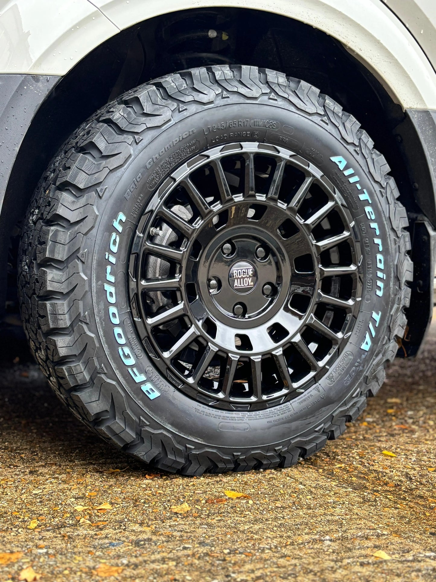 Rogue LCX 17 pulgadas Negro brillante 5x120