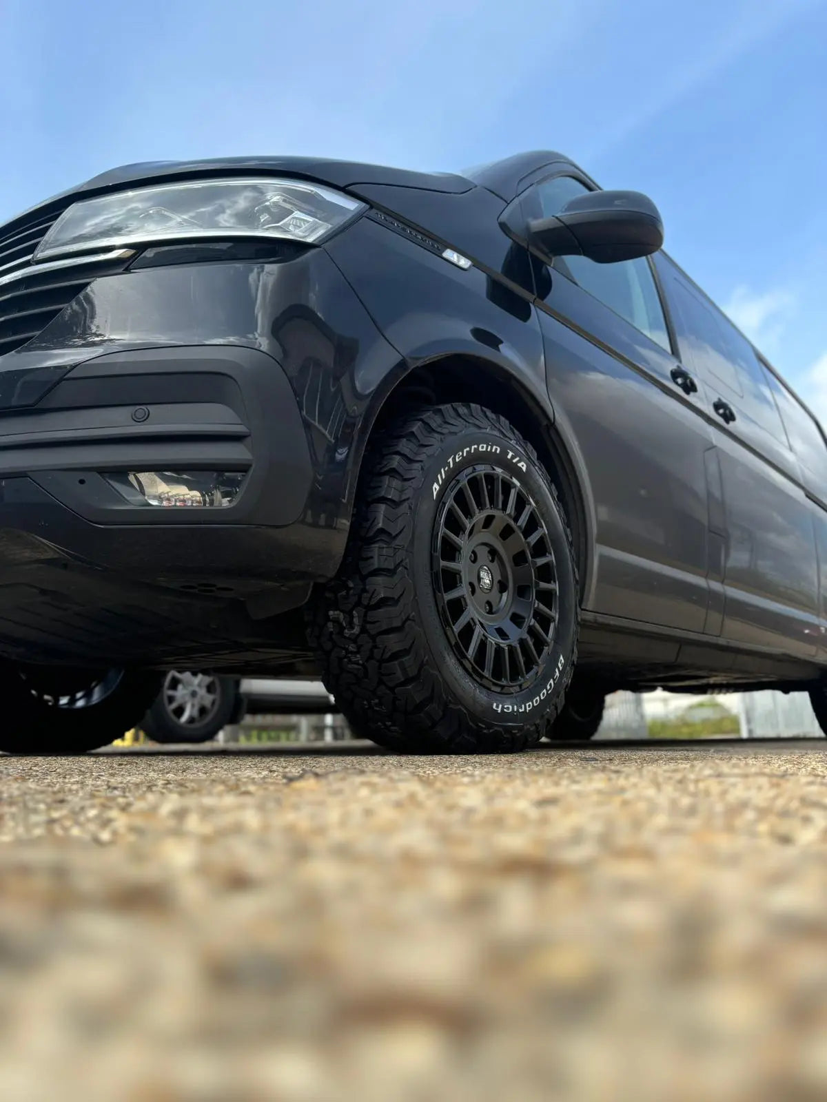 Complete Wheel Set — Rogue LCX 17 inch Satin Black 5x120 (Crafter II / MAN TGE)
