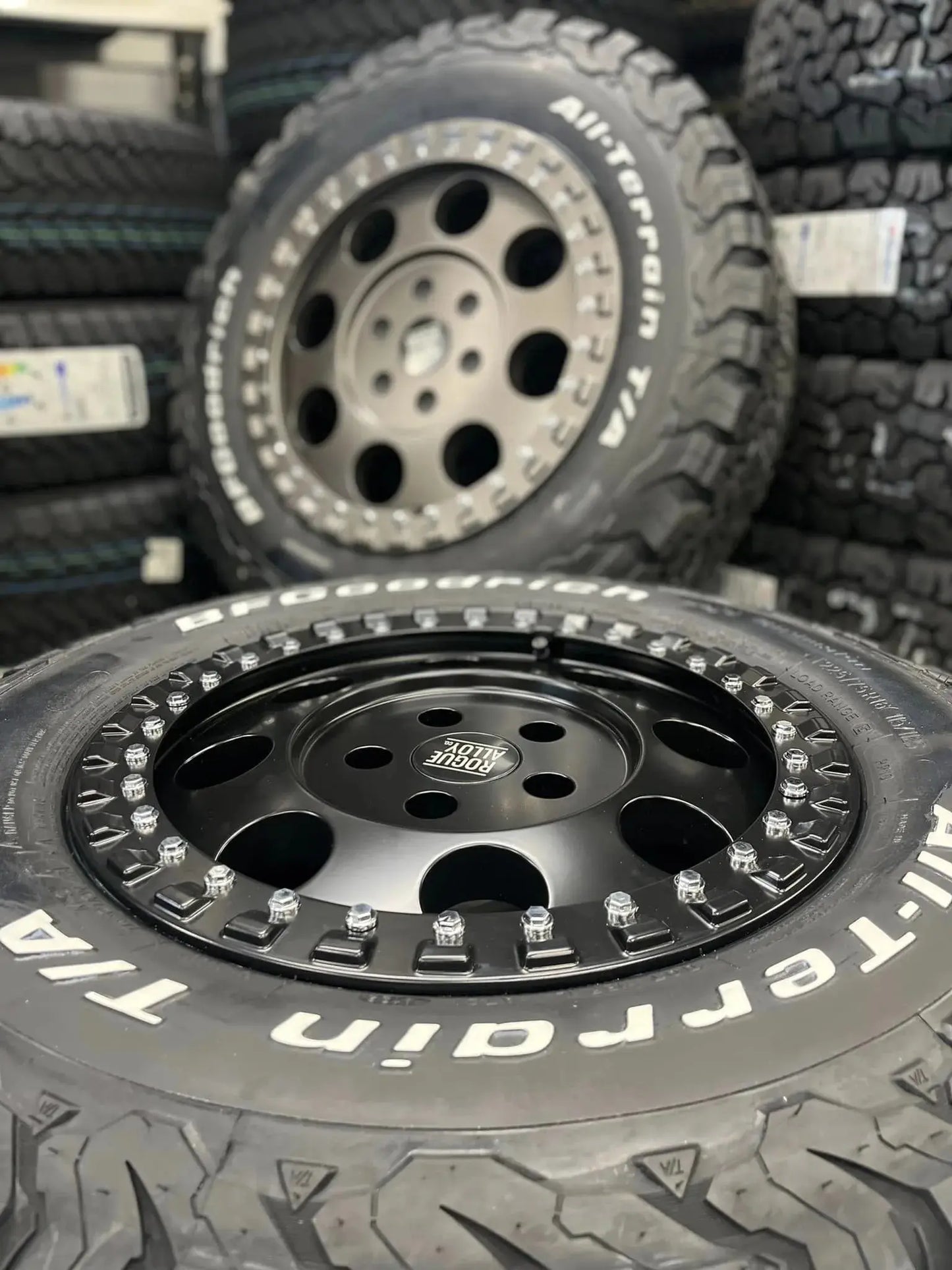 Rogue Raptor 16 inch satijngrijs 6x130