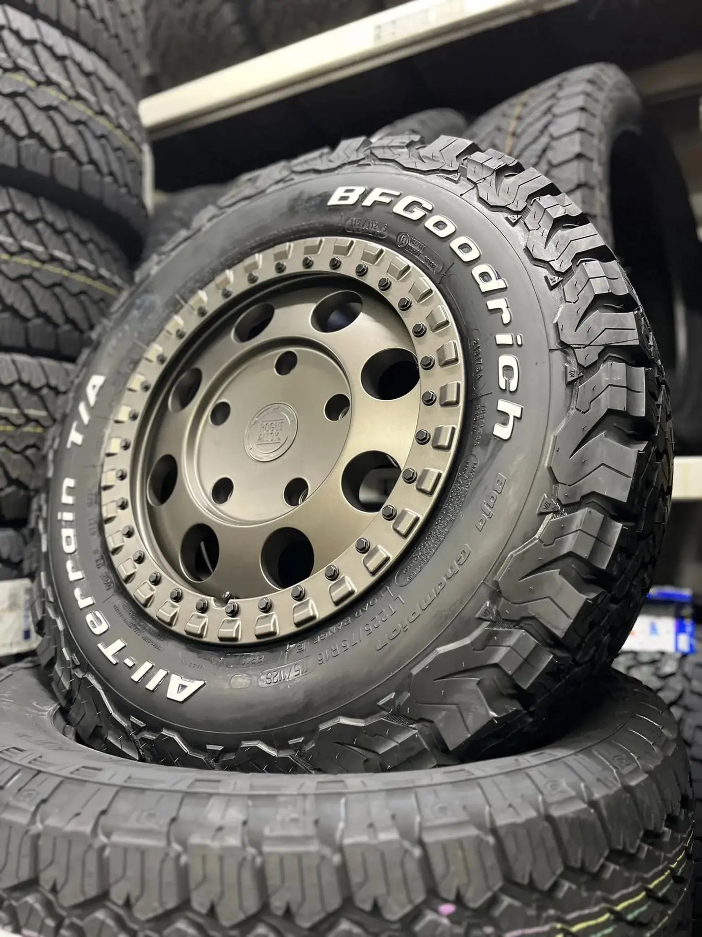 Rogue Raptor 16 inch Satin Grijs 5x114.3
