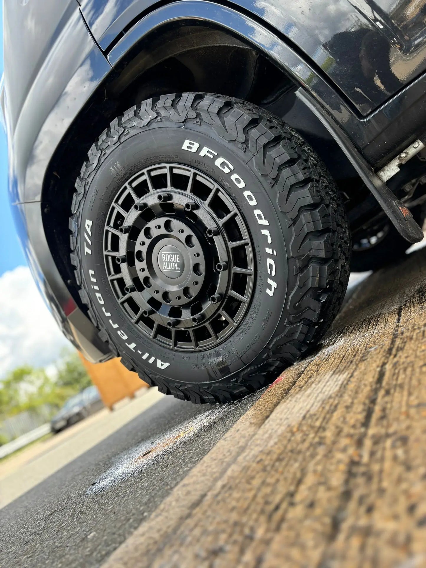 Rogue Renegade 16 inch Satin Black 5x130