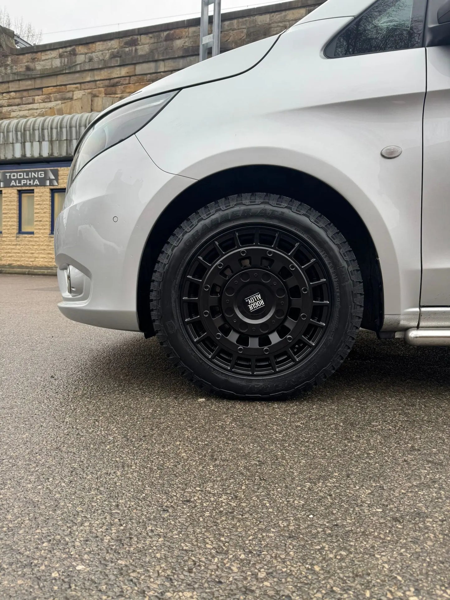 Rogue Renegade 17 inch Satin Black 5x118 — wheel for Ducato, Boxer, Jumper, Movano, Iveco Daily (2006 - present) | Loodys