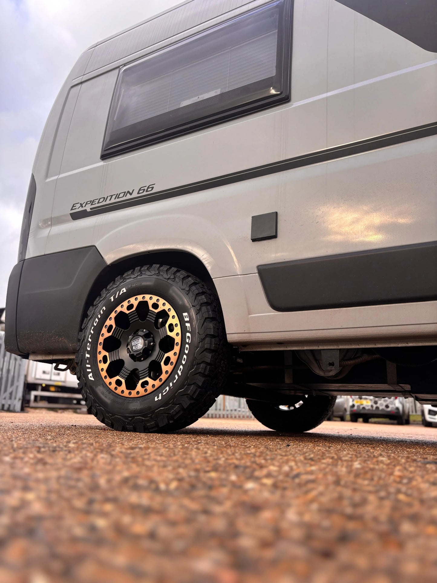 Complete Wheel Set — Rogue Robust 2 16 inch Satin Black Bronze Lip 5x120 (Crafter II / MAN TGE)