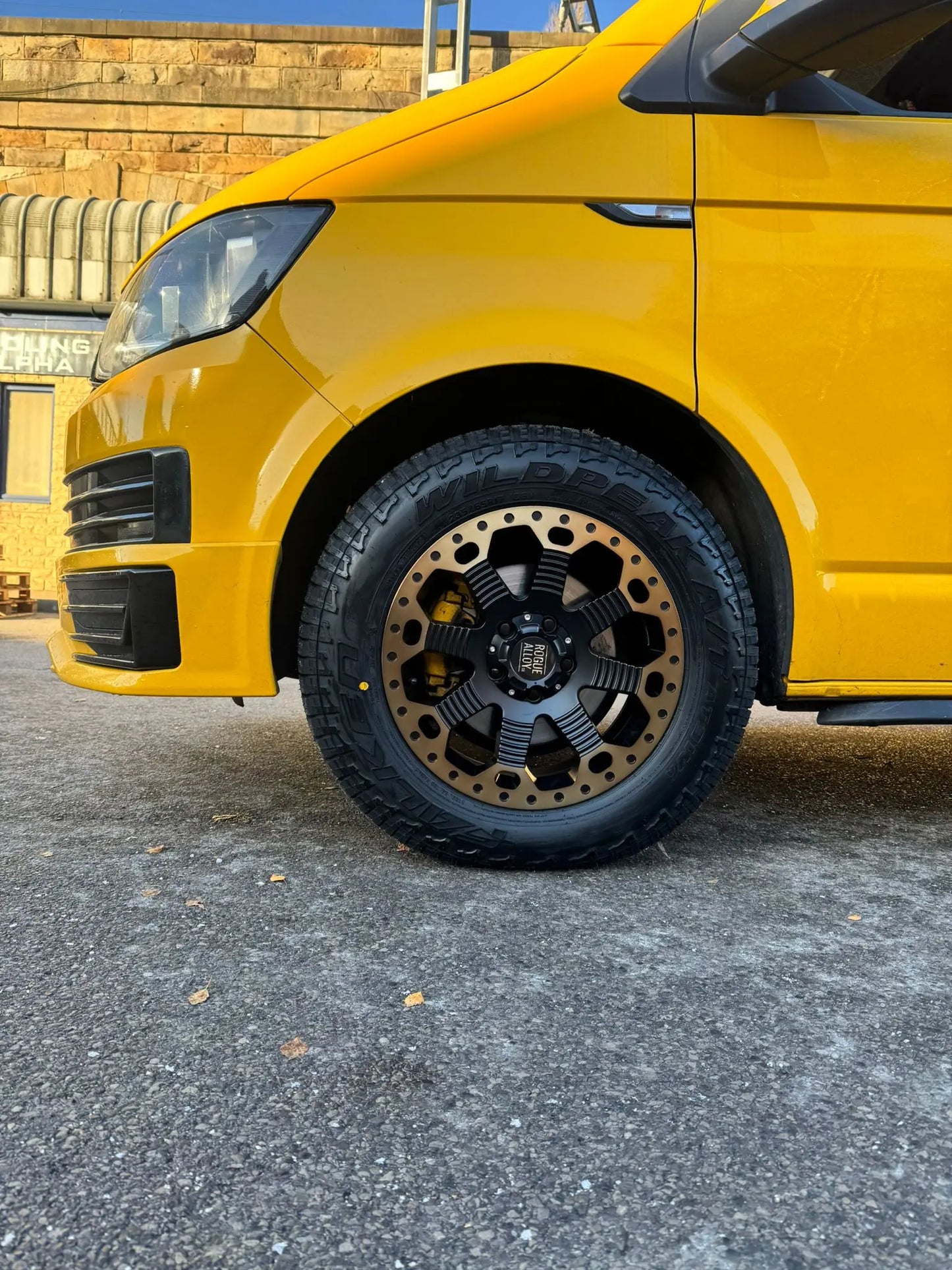 Complete Wheel Set — Rogue Robust 2 17 inch Satin Black Bronze Lip 5x120 (Crafter II / MAN TGE)