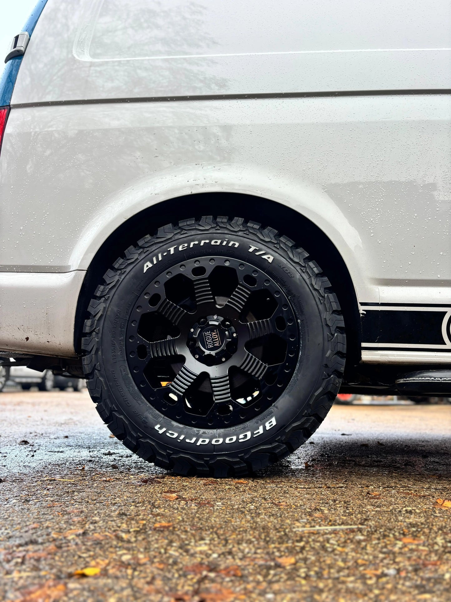Complete Wheel Set — Rogue Robust 2 17 inch Satin Black 5x120 (Crafter II / MAN TGE)