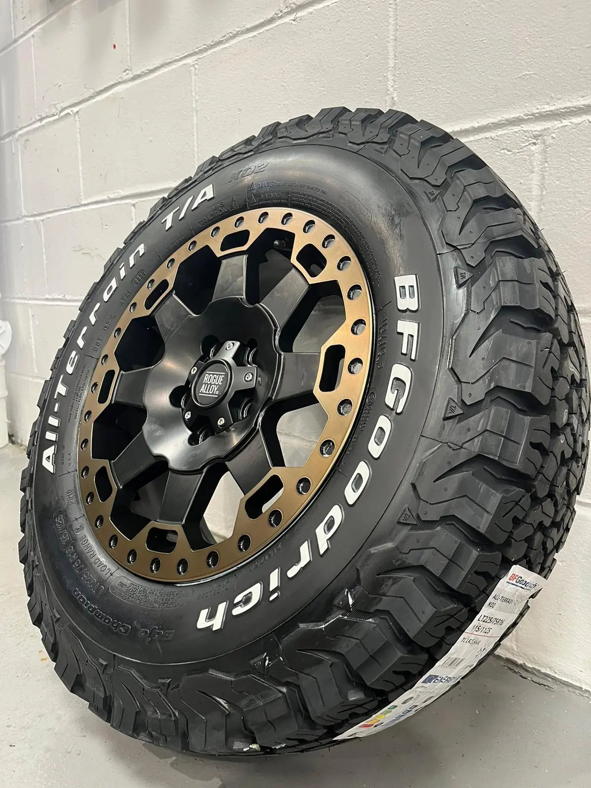 Rogue Robust  16 inch Satin Black Bronze Lip 5x130