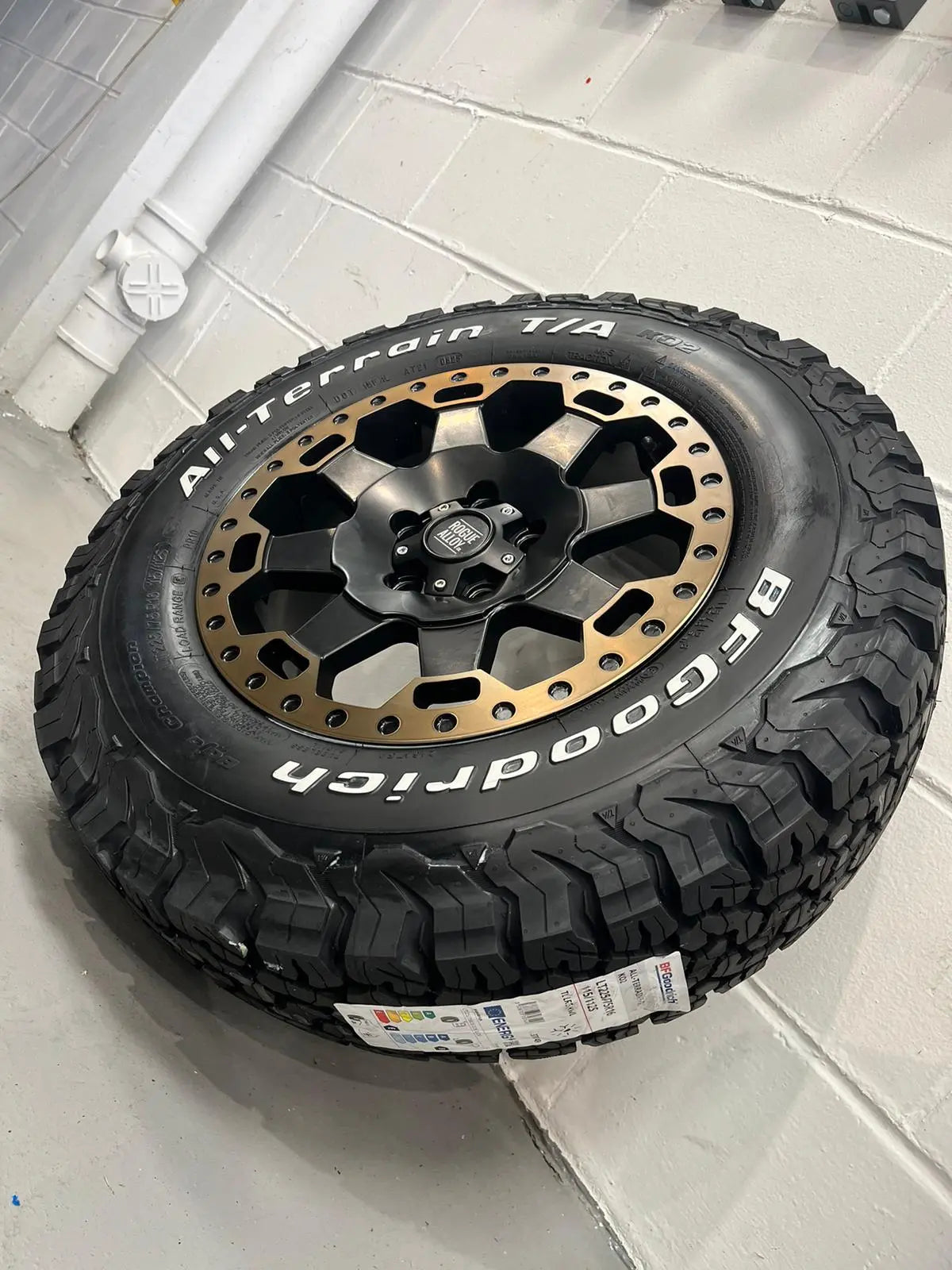 Rogue Robust  16 inch Satin Black Bronze Lip 5x130