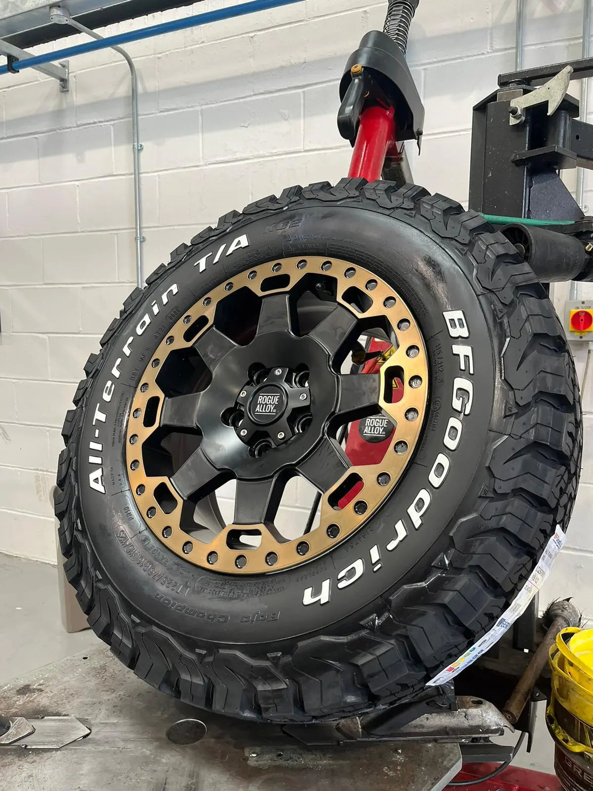 Rogue Robust  16 inch Satin Black Bronze Lip 5x130 — wheel for Ducato, Boxer, Jumper, Movano Maxi 5x130, Renault Master, Opel Movano | Loodys