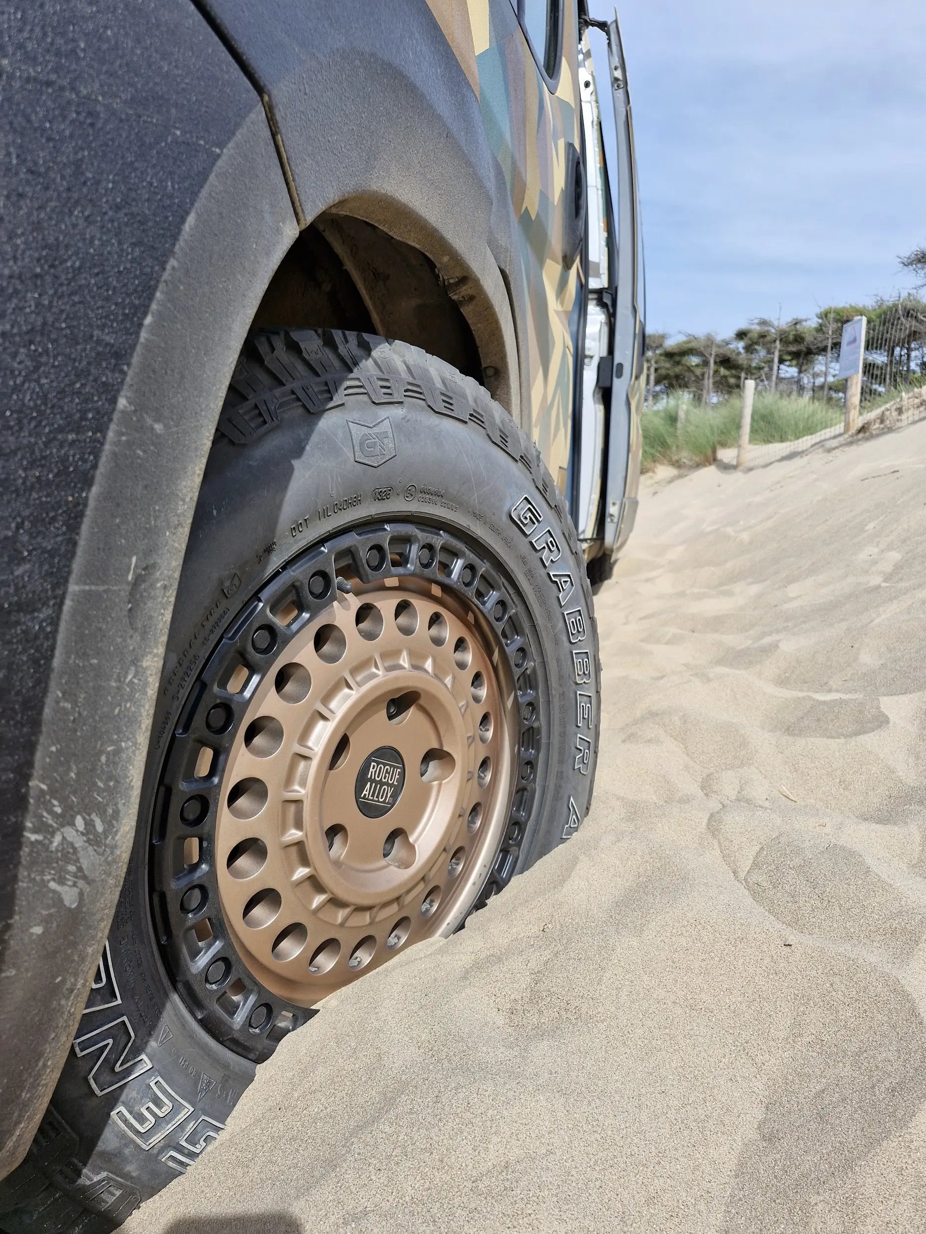 Complete Wheel Set — Rogue Rocky 16 inch Desert Sand 5x120 (Crafter II / MAN TGE)