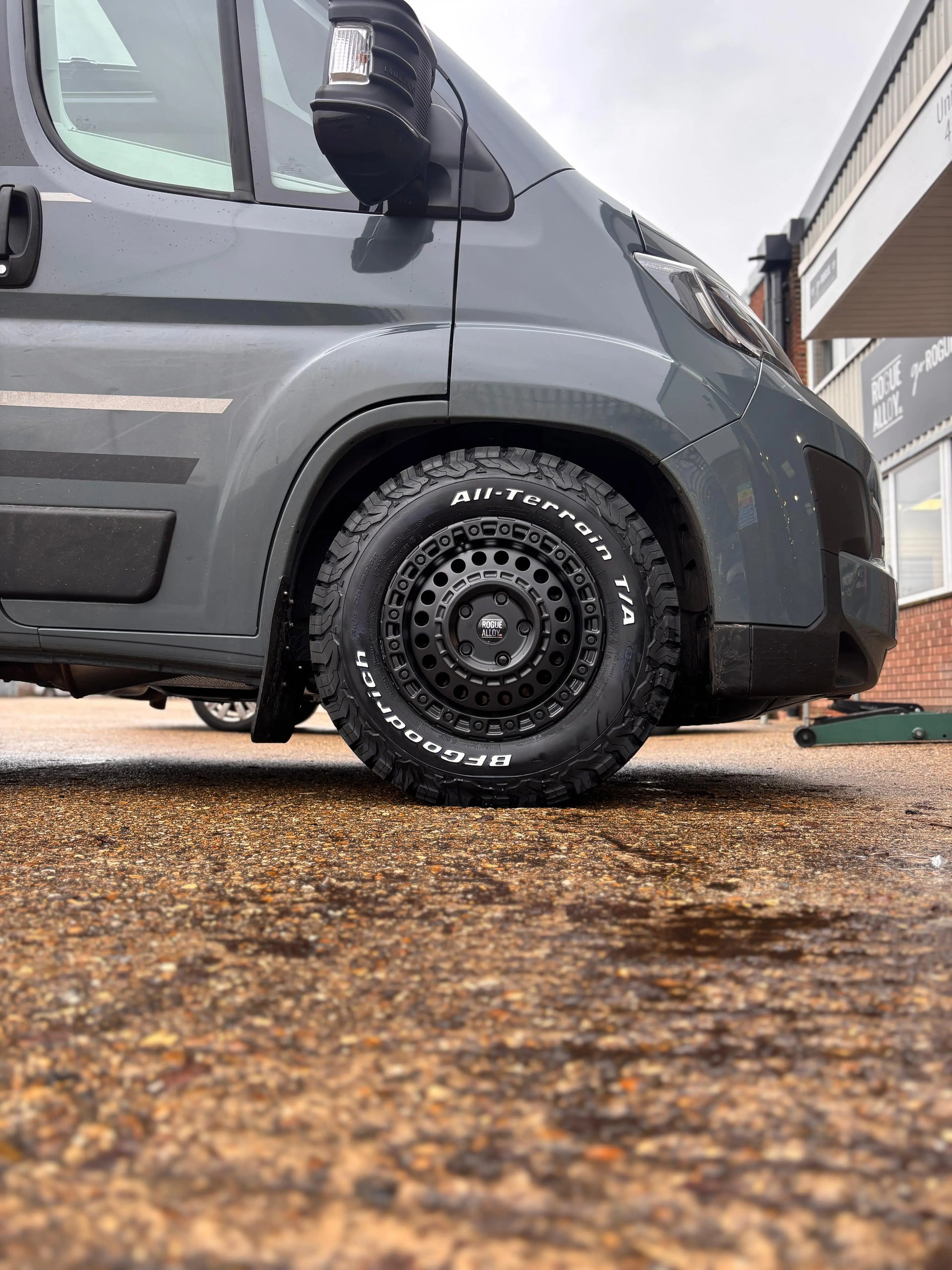 Complete Wheel Set — Rogue Rocky 16 inch Satin Black 5x118 (Ducato / Boxer / Jumper)
