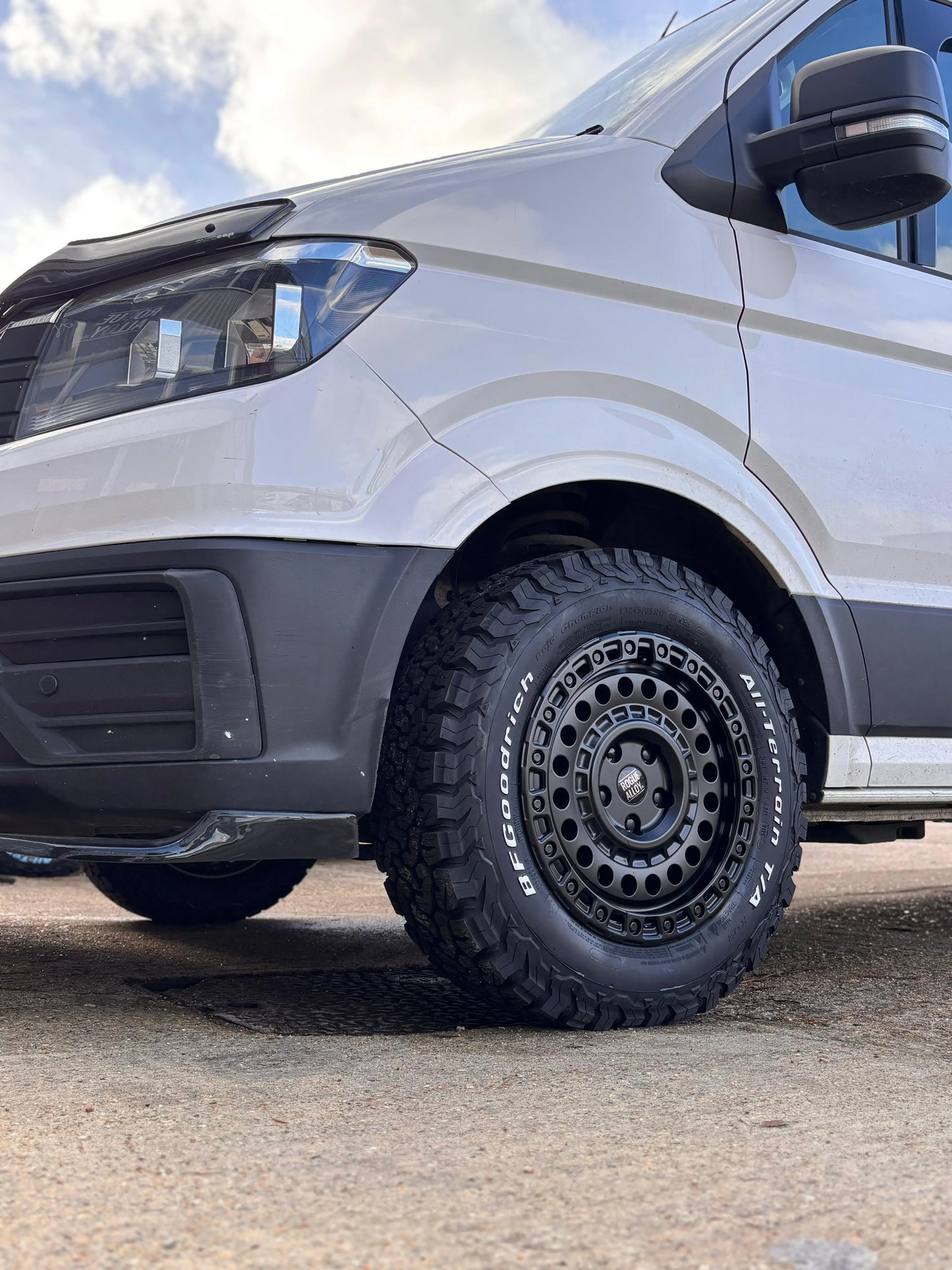Complete Wheel Set — Rogue Rocky 17 inch Satin Black 5x120 (Crafter II / MAN TGE)