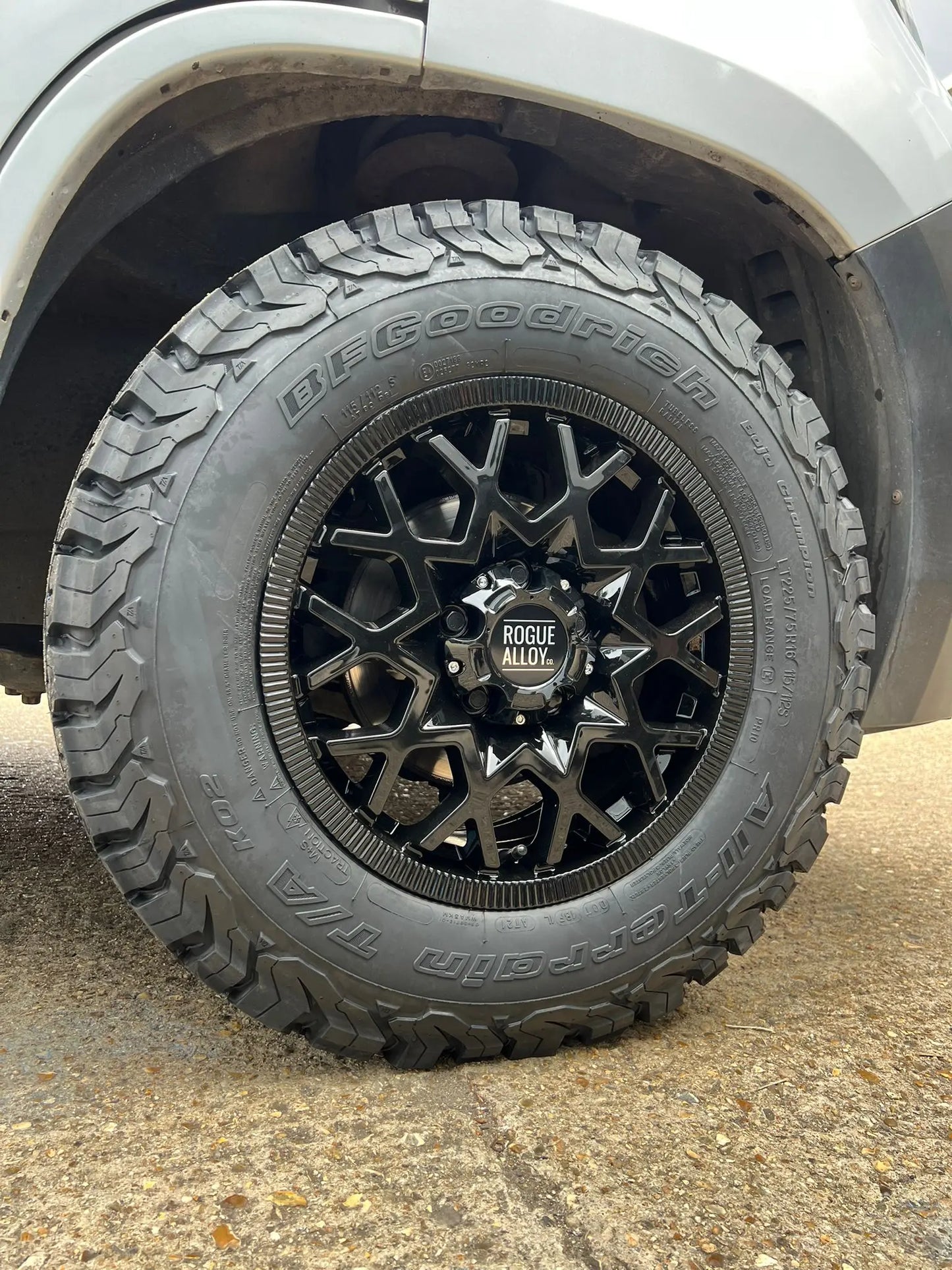Rogue Rollex 16 inch Gloss Black 5x118