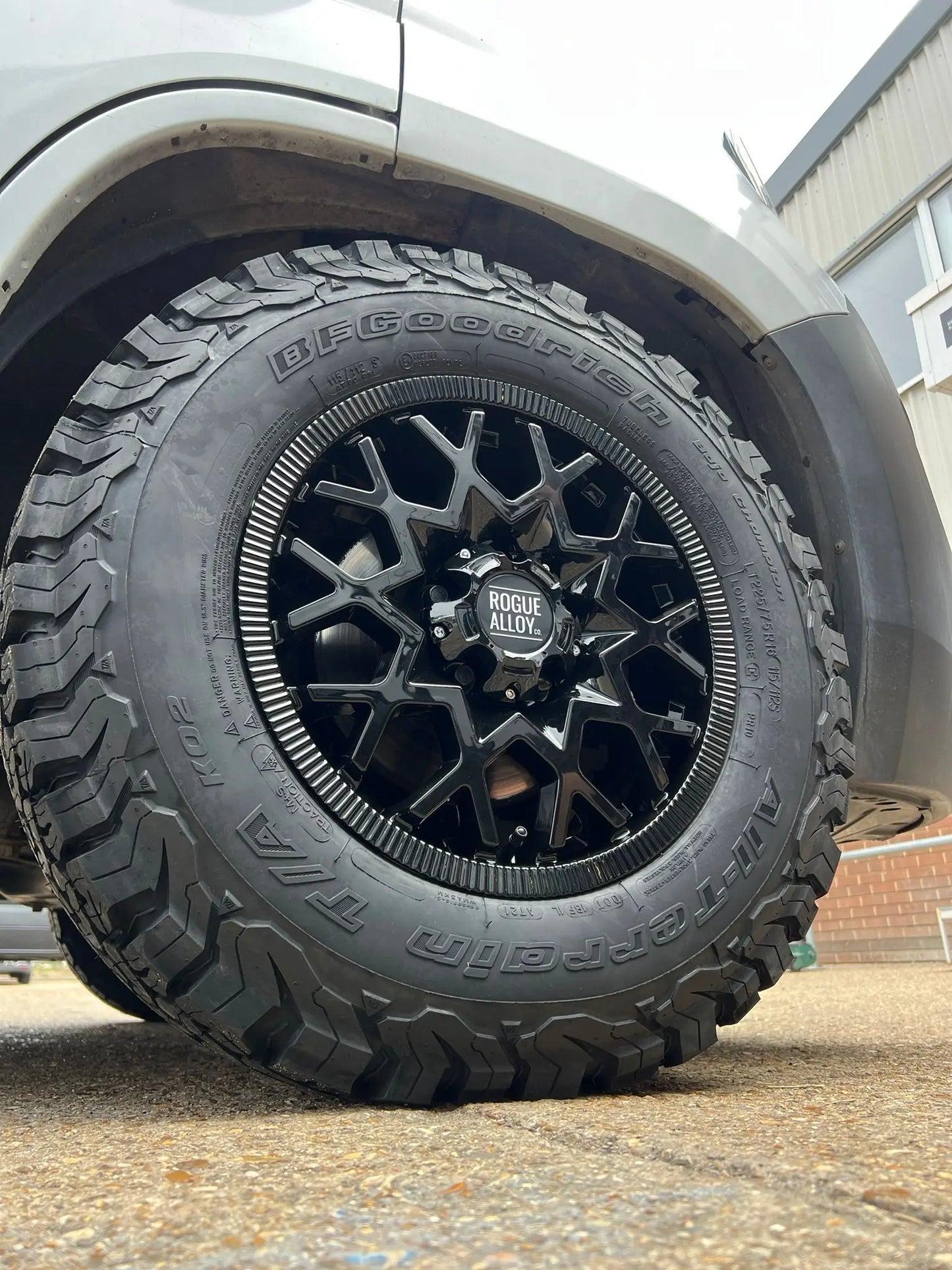 Complete Wheel Set — Rogue Rollex 16 inch Gloss Black 5x130 (Ducato Maxi / Boxer / Jumper Maxi)