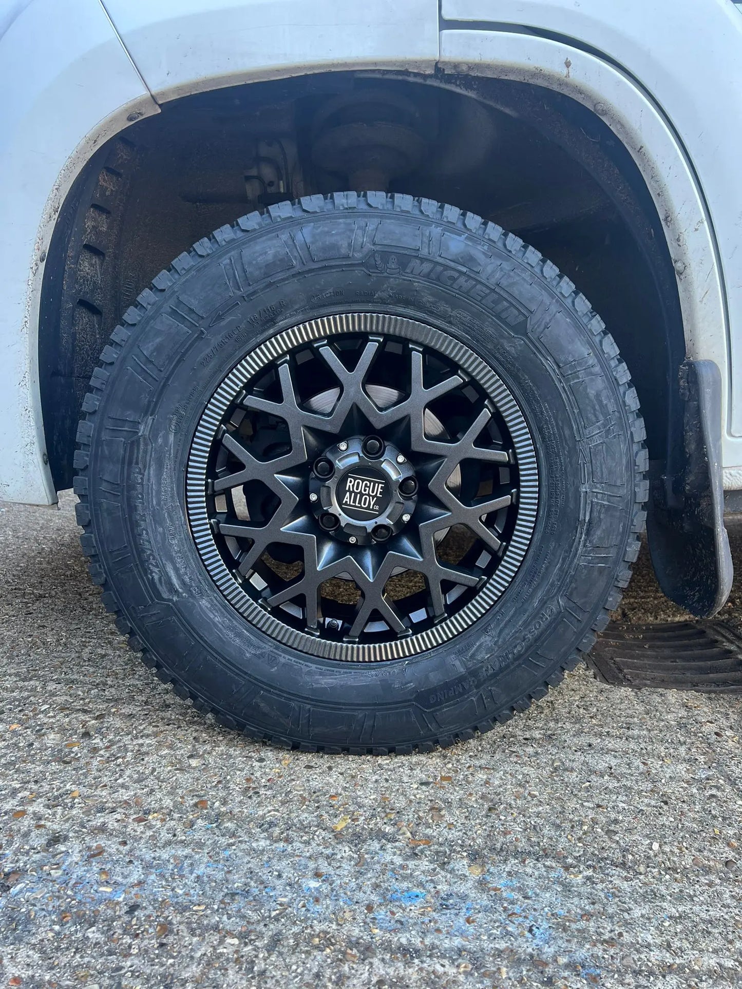 Rogue Rollex 16 pulgadas gris satinado 5x118